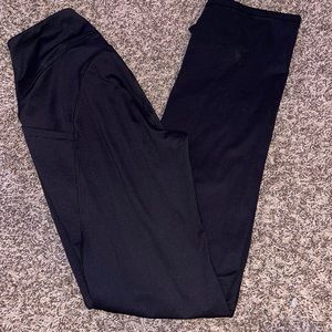 black yoga pants